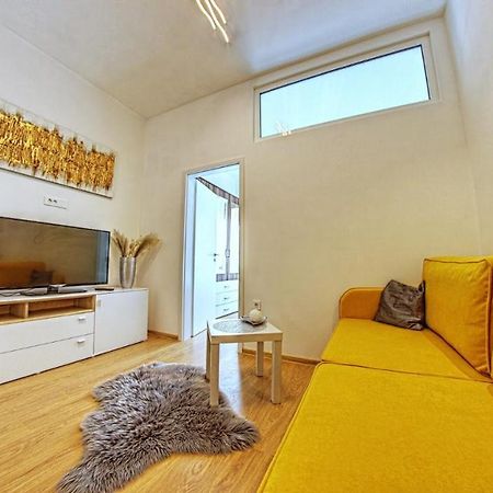 Caligula City Center Apartment Pula Exteriér fotografie