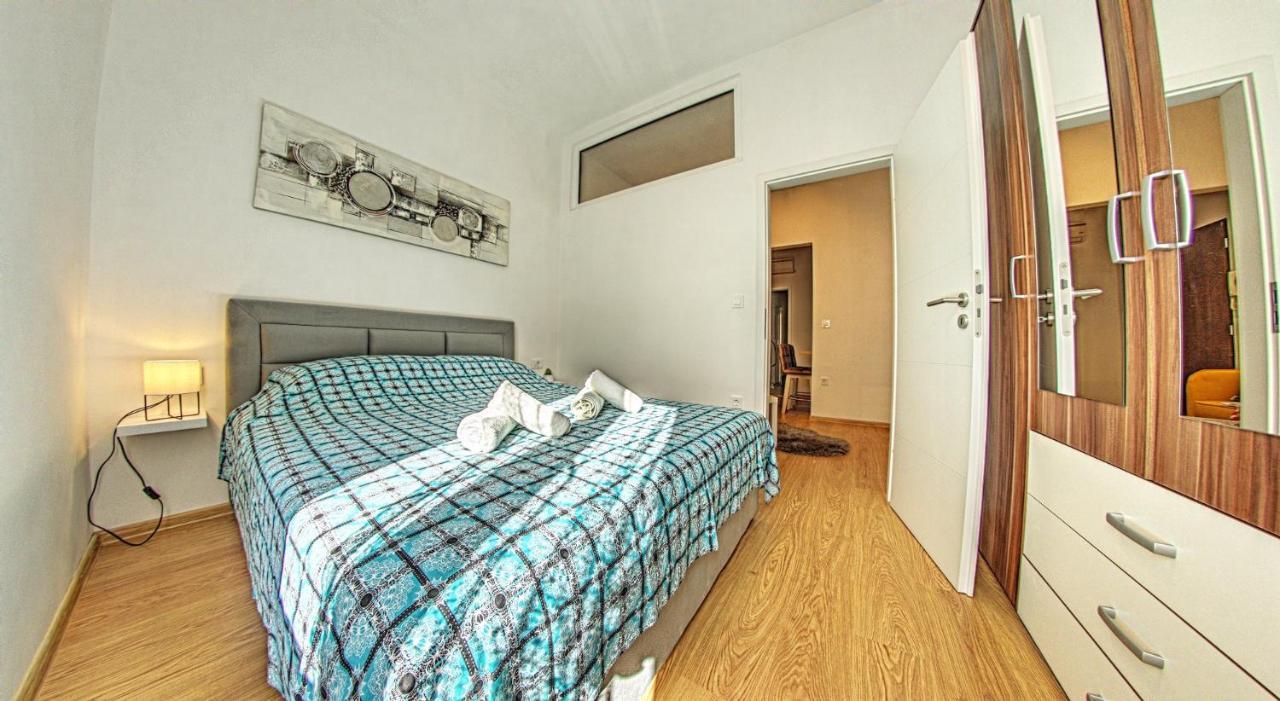 Caligula City Center Apartment Pula Exteriér fotografie